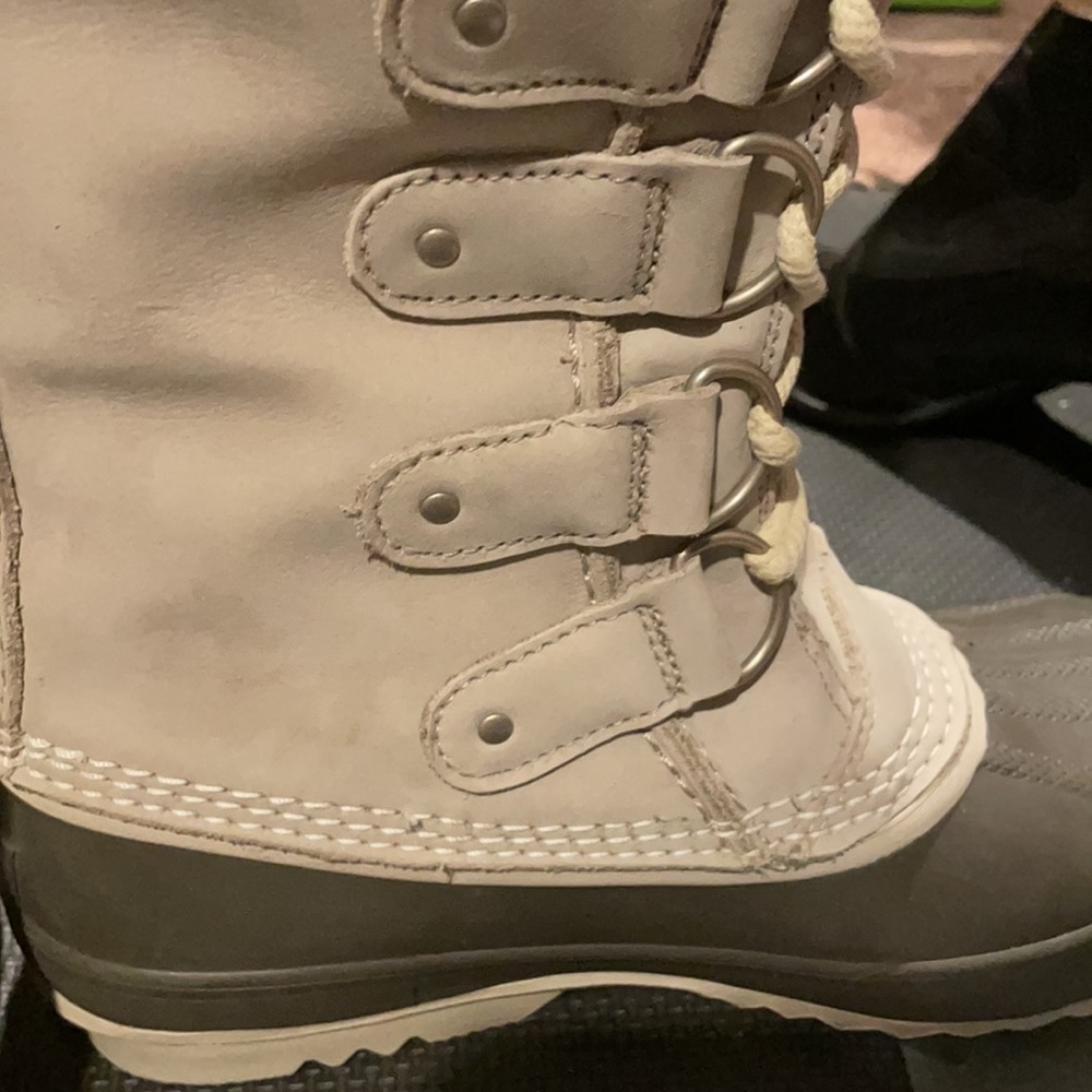 Sorel boots - Picture 4 of 6